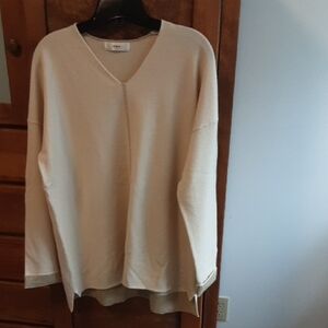 UCHUU Soft Sweater With A Bit Of Lurex. NWOT